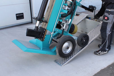 Verladehilfe_710650_2 Holzspalter Verladehilfe auf PKW-Anhänger