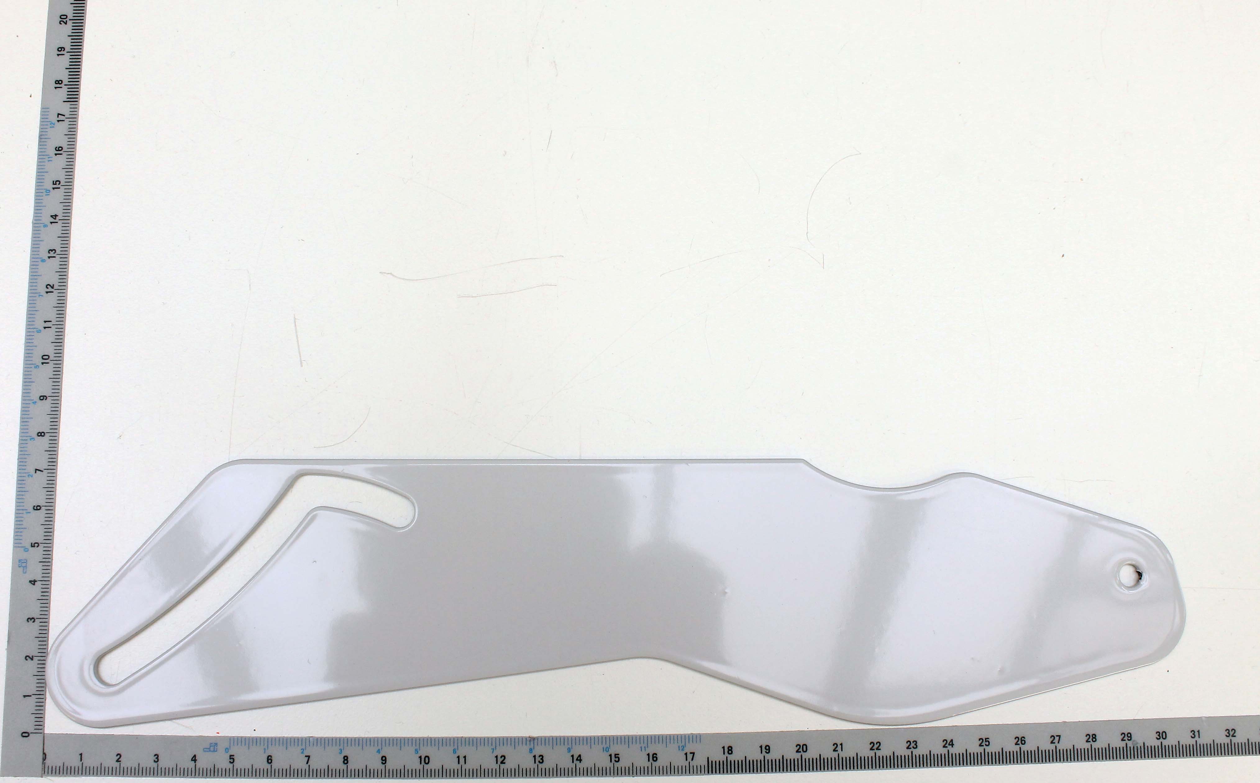 Schutzlasche geführt